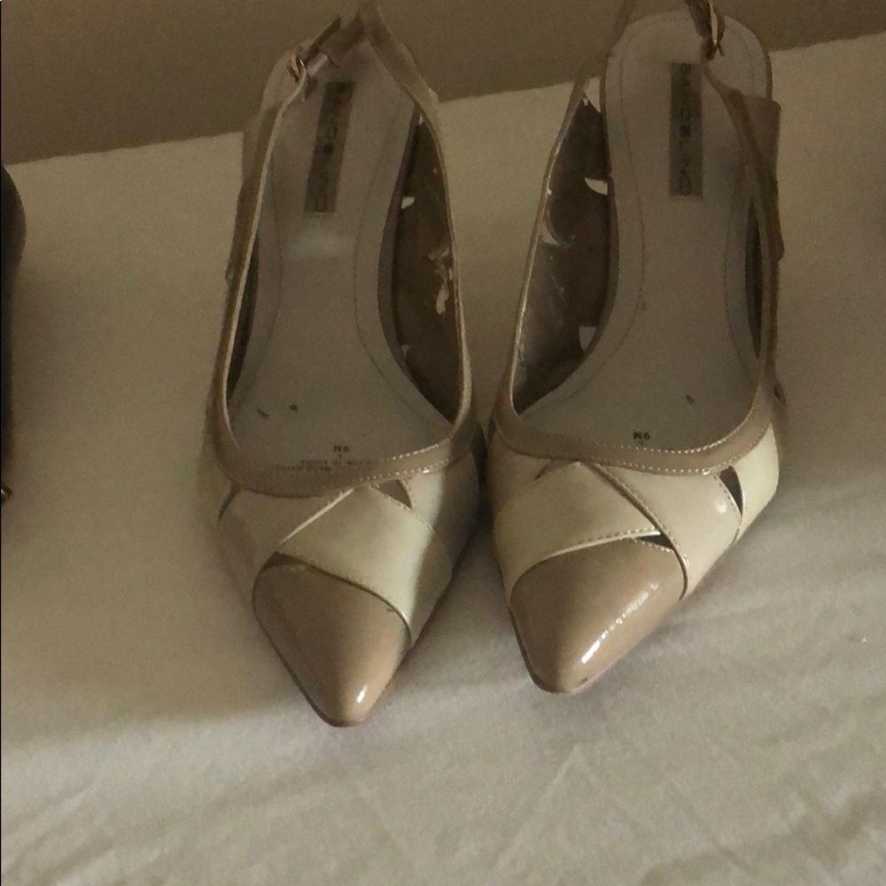 Bandolino pumps with buckle strap